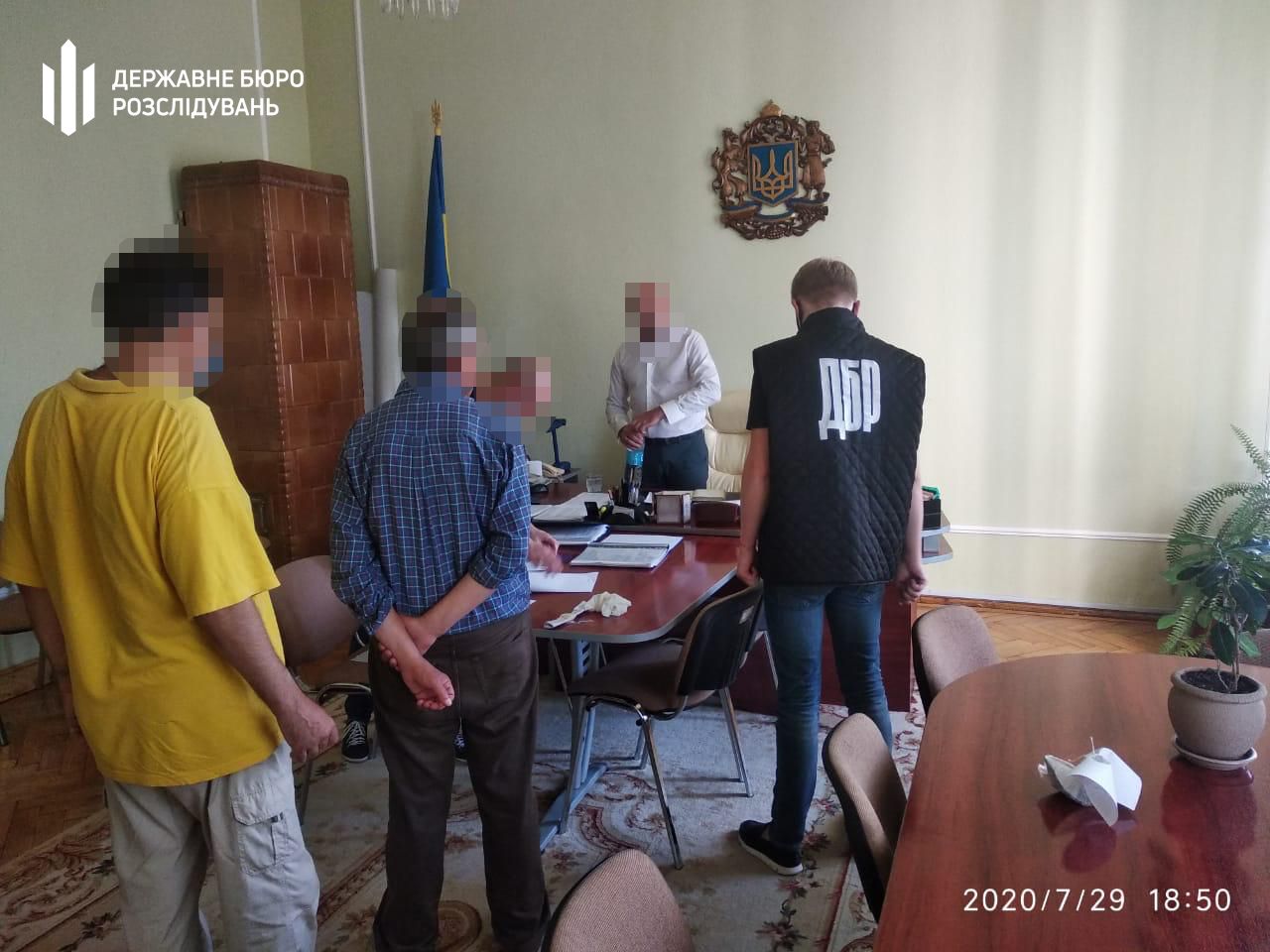У Чернівцях затримали чиновника ОДА: вимагав «відкат» на 220 тис. грн