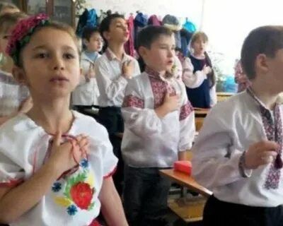 Київські школярі розпочинатимуть уроки з виконання гімну