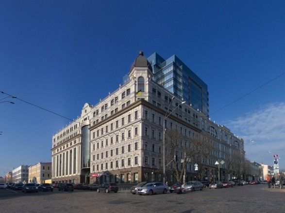 Спецоперація «Грім»: у центрі Києва чоловік погрожує підірвати бомбу в бізнес-центрі