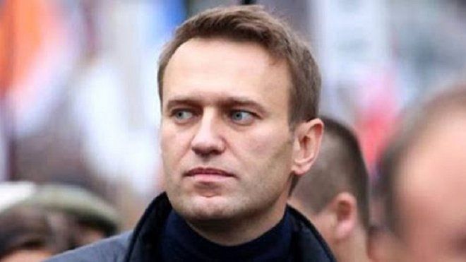 Російський опозиціонер Навальний у реанімації, соратники припускають отруєння
