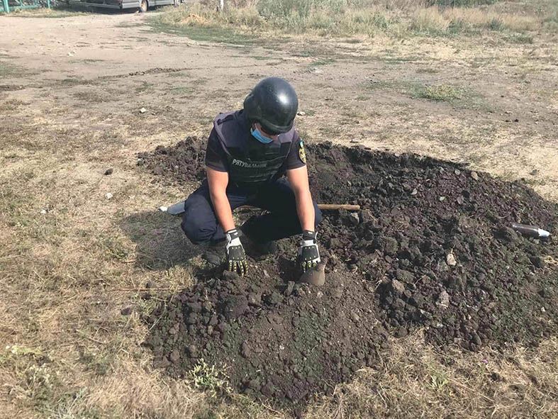 На Донбасі бойовики мінують прифронтову зону