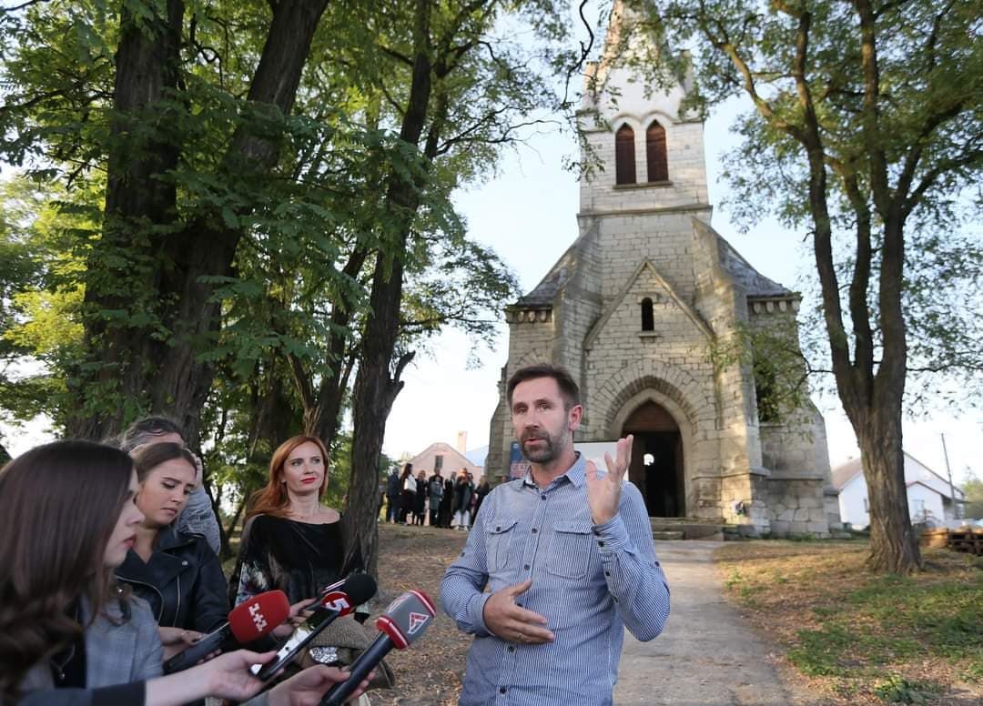 На Львівщині виставою в костелі привертали увагу до занедбаних пам’яток