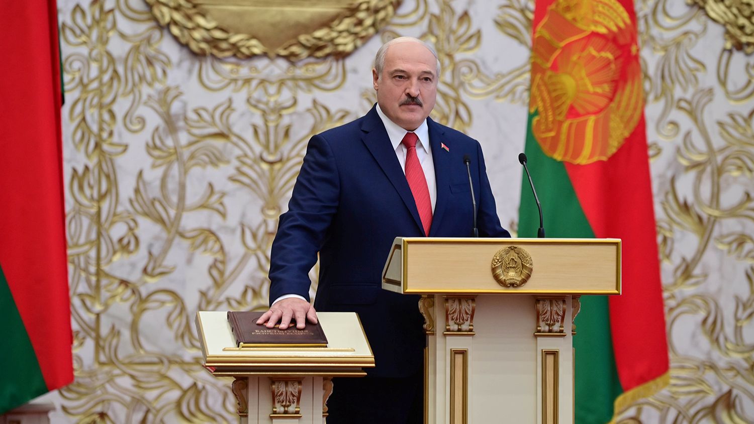 Інавгурація чи злодійський «сходняк»? Лукашенко окупував посаду президента, попри протести виборців