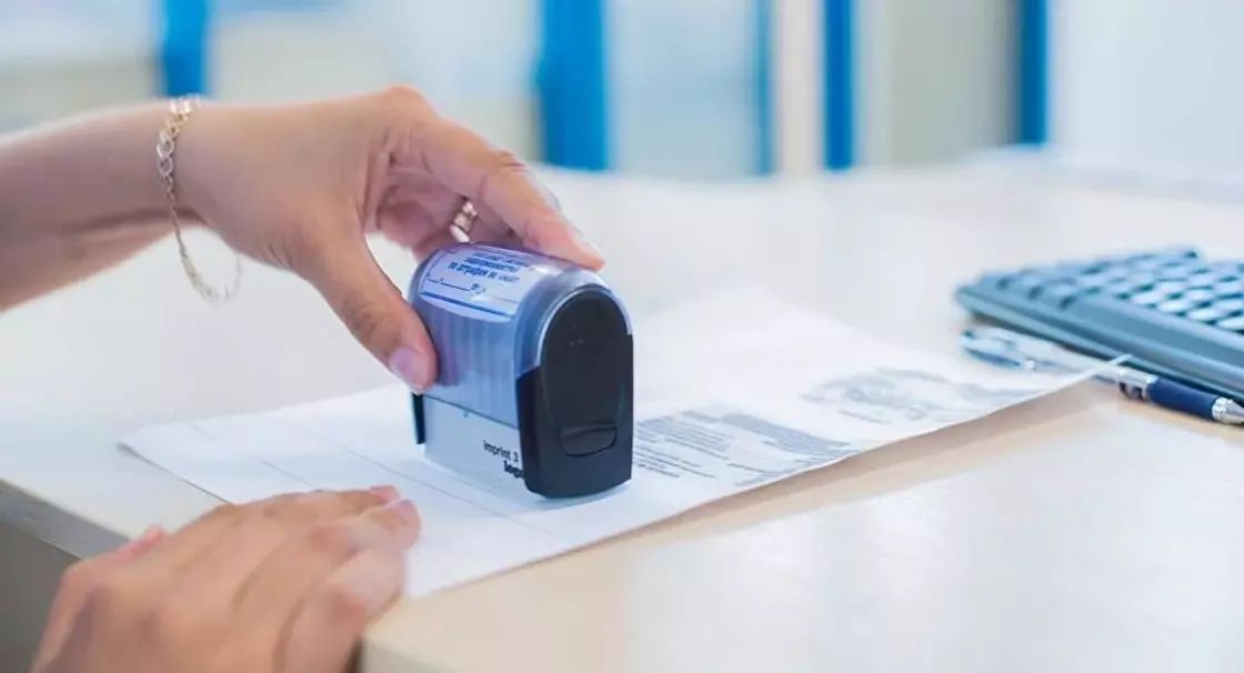 Режим paperless: Зеленський обіцяє, що з 2021 не вимагатимуть довідок та витягів