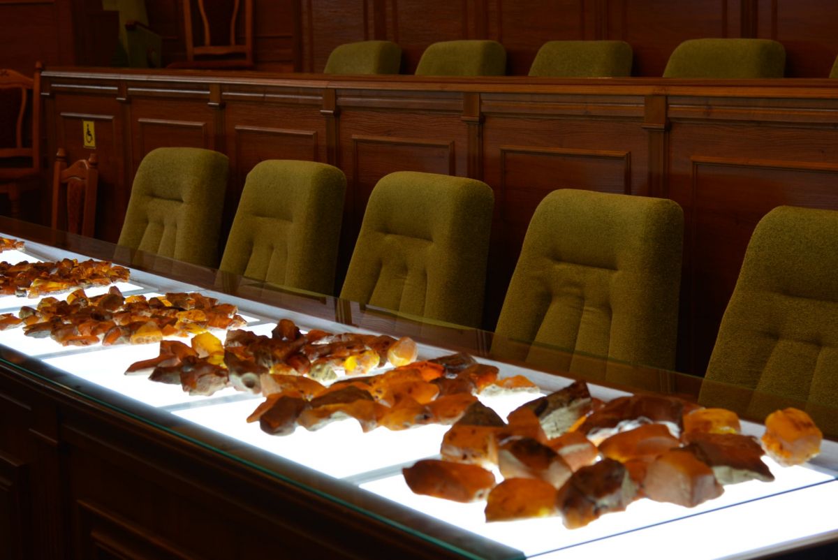 Легально видобутий бурштин продали на першому аукціоні у Луцьку