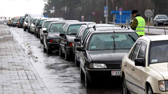 Затори на кордоні з Угорщиною: знову черга з-понад 200 авто