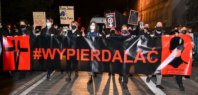 Жіночий страйк, який змінив країну: як Польща протестує проти заборони абортів