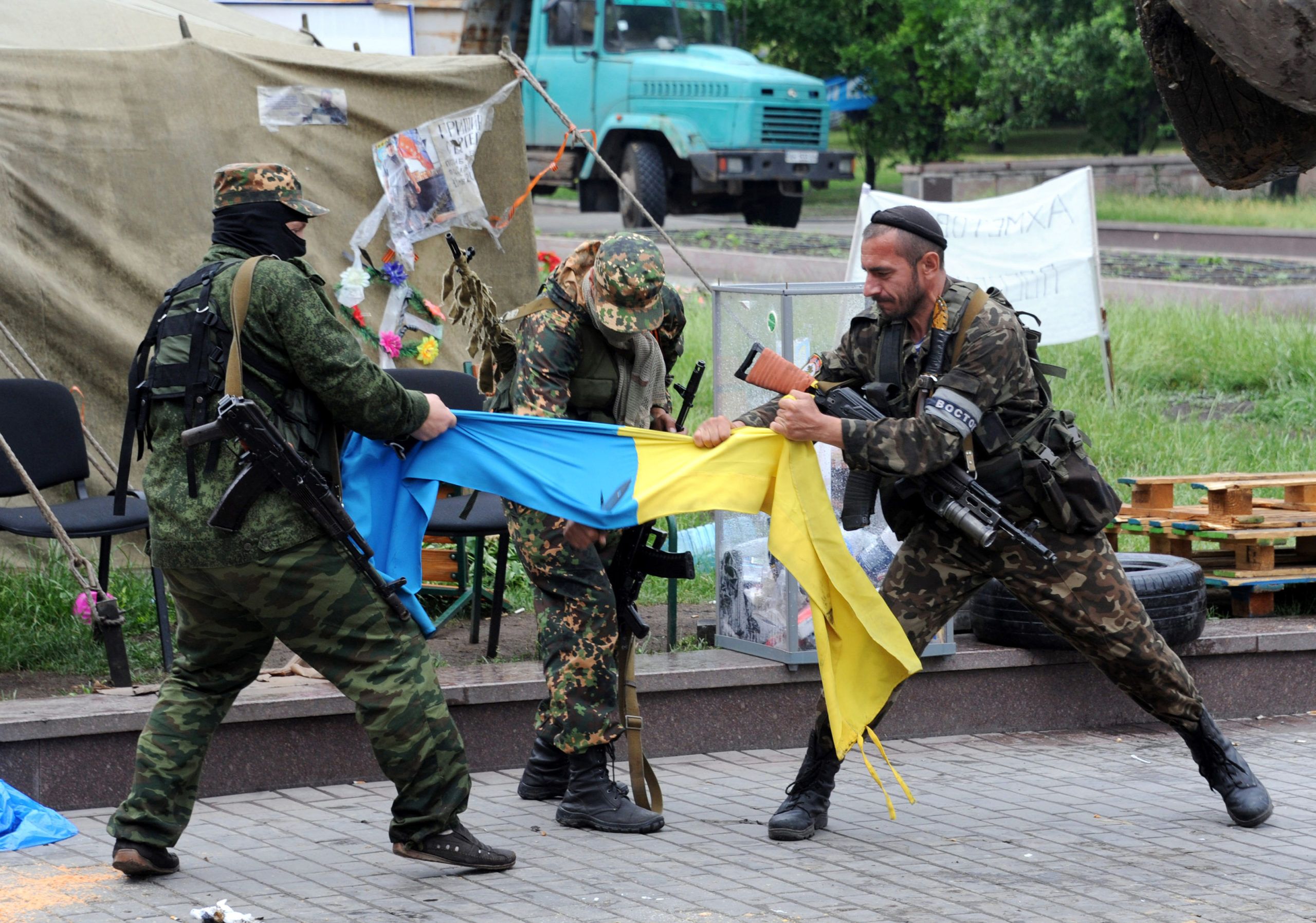 Україна пропонує припинити конфлікт і демілітаризувати Донбас