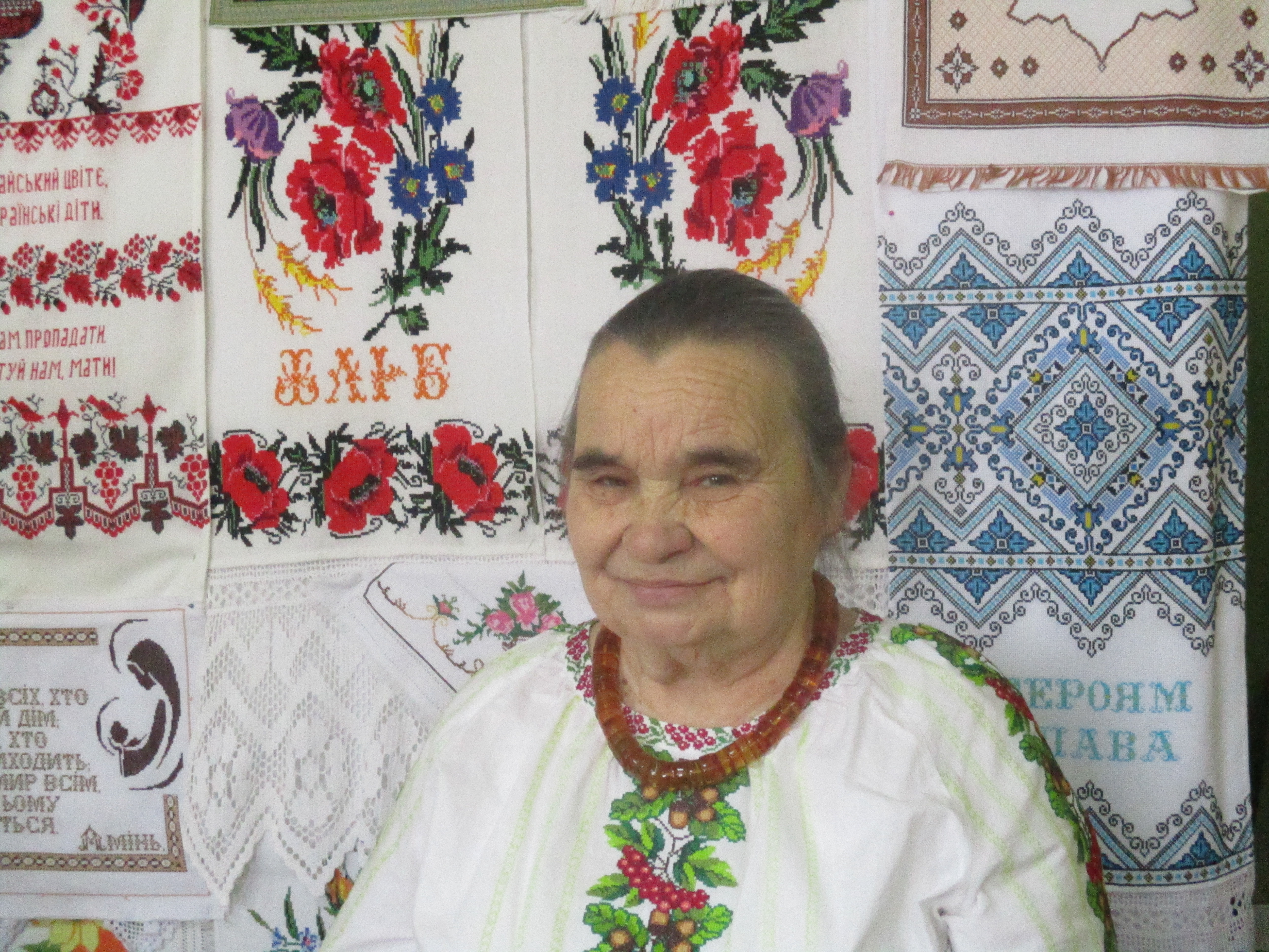 Вишиті молитви: Ганна Корженівська намережила 42 ікони
