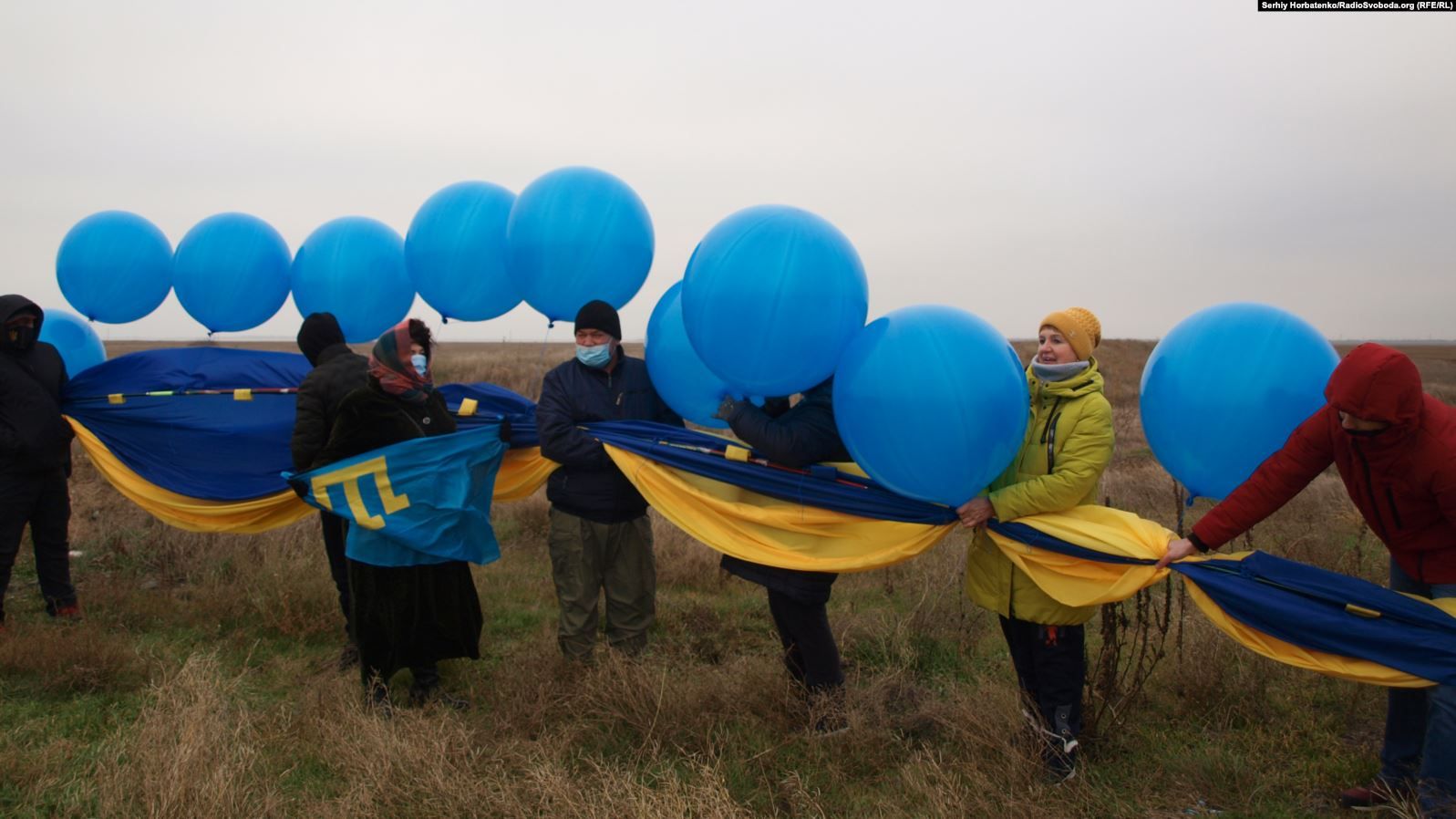 Над Кримом запустили 20-метровий український прапор, відео