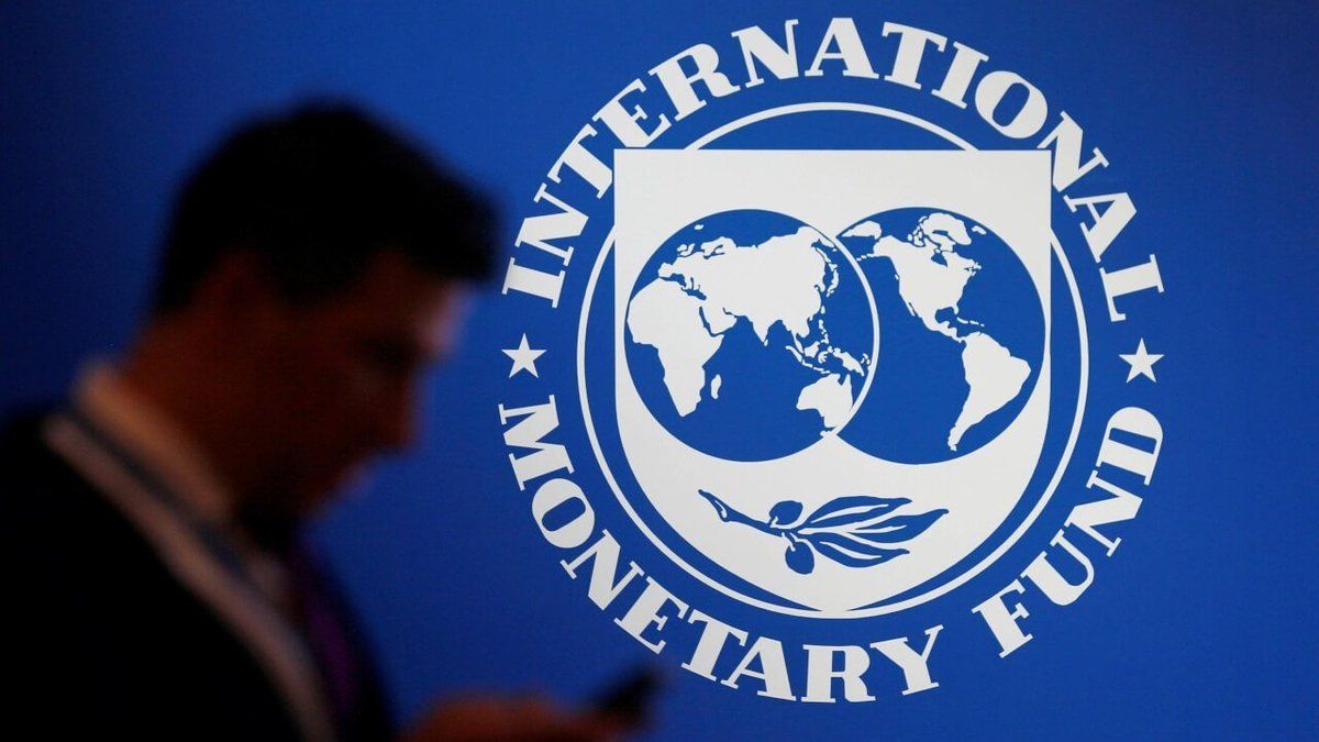 «Нирки в обмін на транш» і «зовнішнє управління»: як шукають винних у зриві співпраці з МВФ