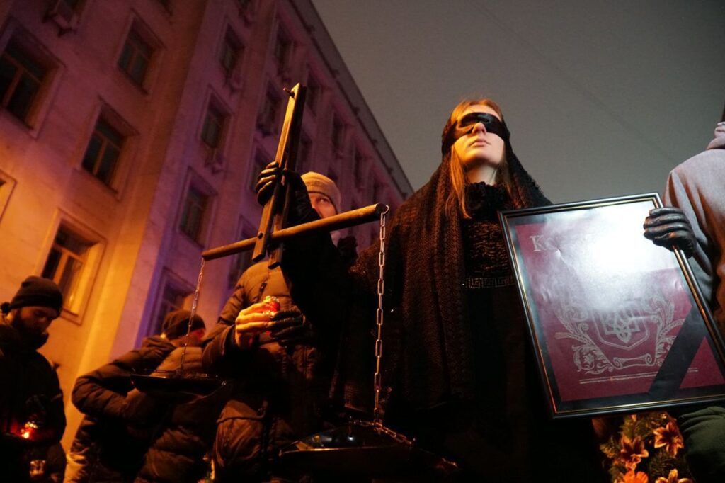 Справа Шеремета: на Банковій відбулася акція «Похорон правосуддя», фото