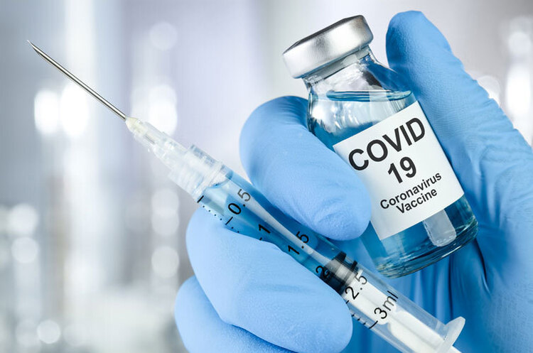Паніка з побічними ефектами: багаті країни закупили вакцин від коронавірусу з великим запасом