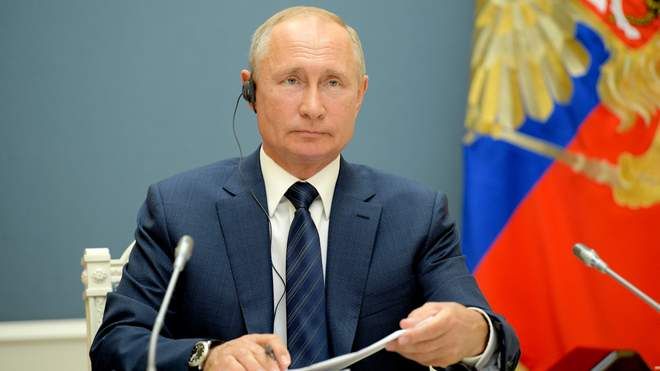 Росія починає злазити з «нафтогазової голки»- Путін