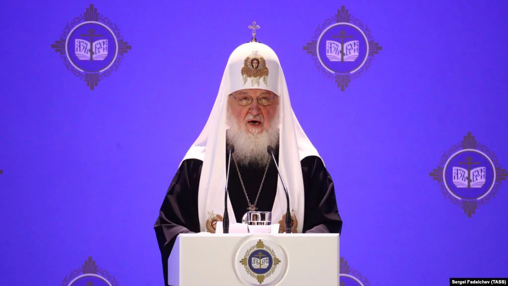 Патріарх Кирило закликав храми РПЦ не купувати «ліві свічки»