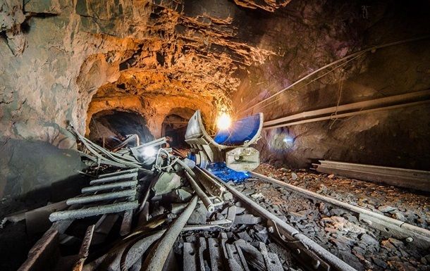 На Луганщині двоє гірників відучора під завалами через обвал на шахті