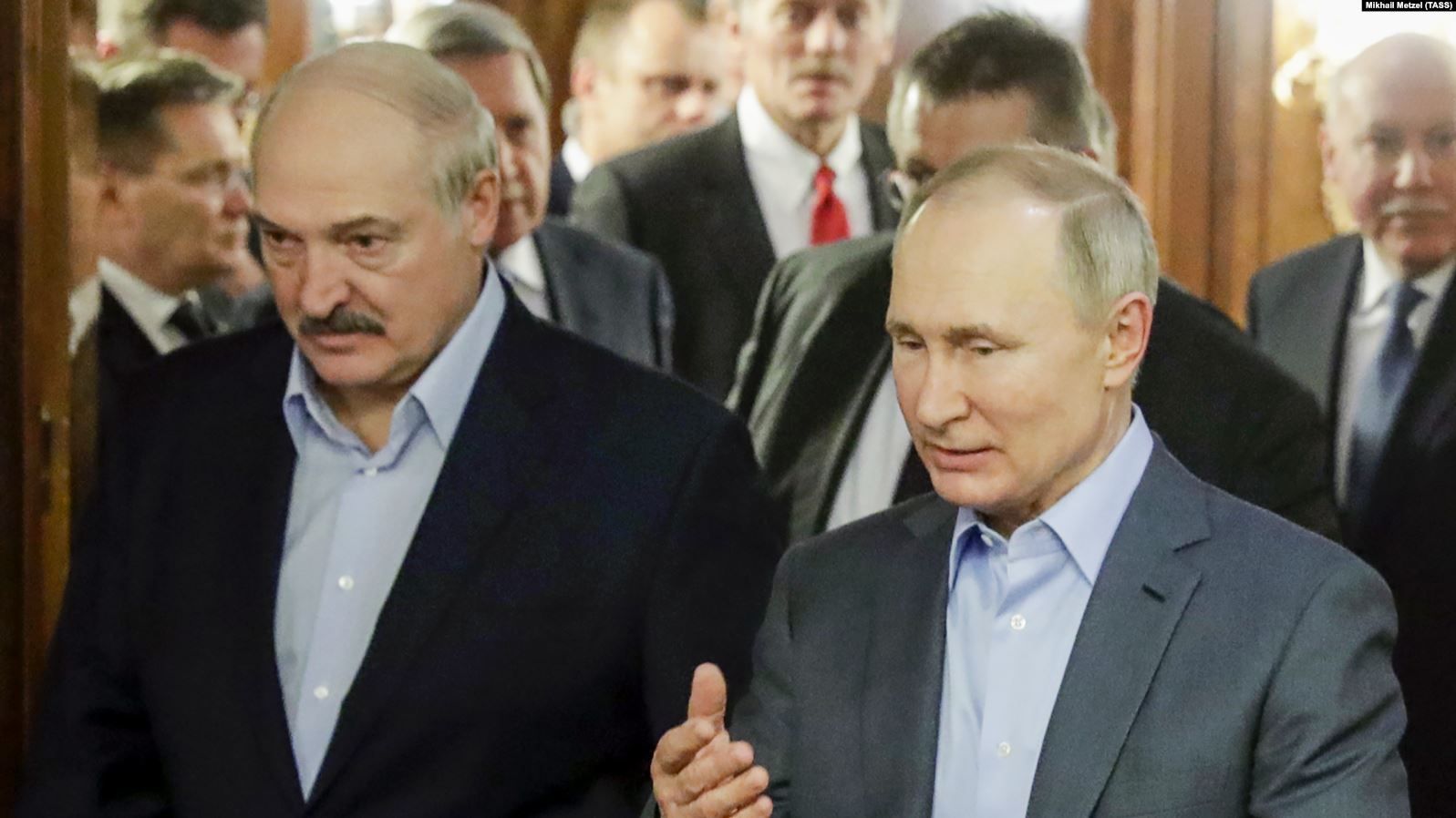 «Щоб не було бардаку»: Лукашенко готовий поділитися повноваженнями і збирає Народний з’їзд Білорусі