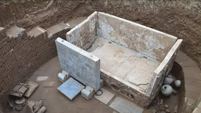 У Китаї знайшли стародавню гробницю