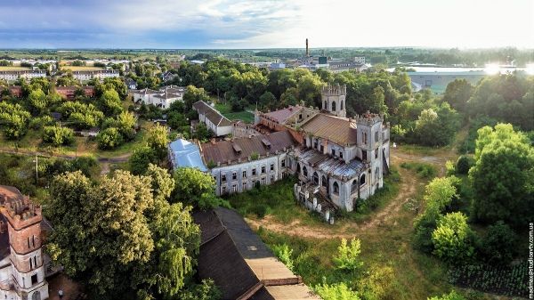 Палац Терещенків на Житомирщині хоче продати РПЦ в Україні