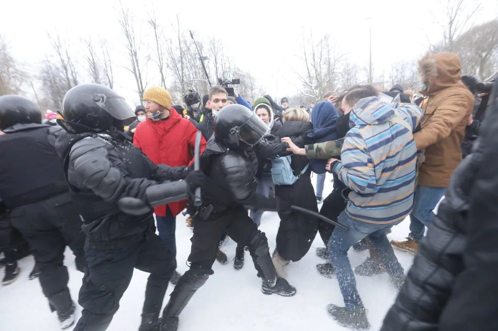 Протести у Росії: майже 3 тисячі затриманих, фото