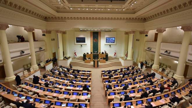У Грузії хочуть забрати мандати в 51 депутата
