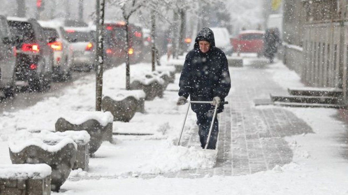 "Подарунок" із Європи: Україну накрили снігові шторми та 20-градусні морози