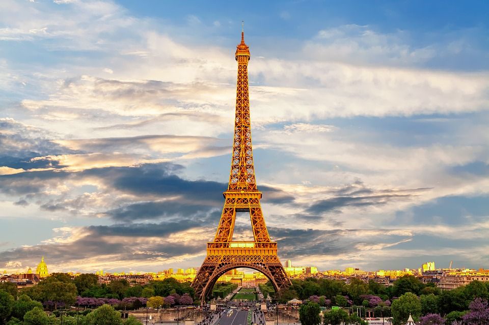 Ейфелеву вежу до Олімпійських ігор 2024 року в Парижі пофарбують у золотий колір