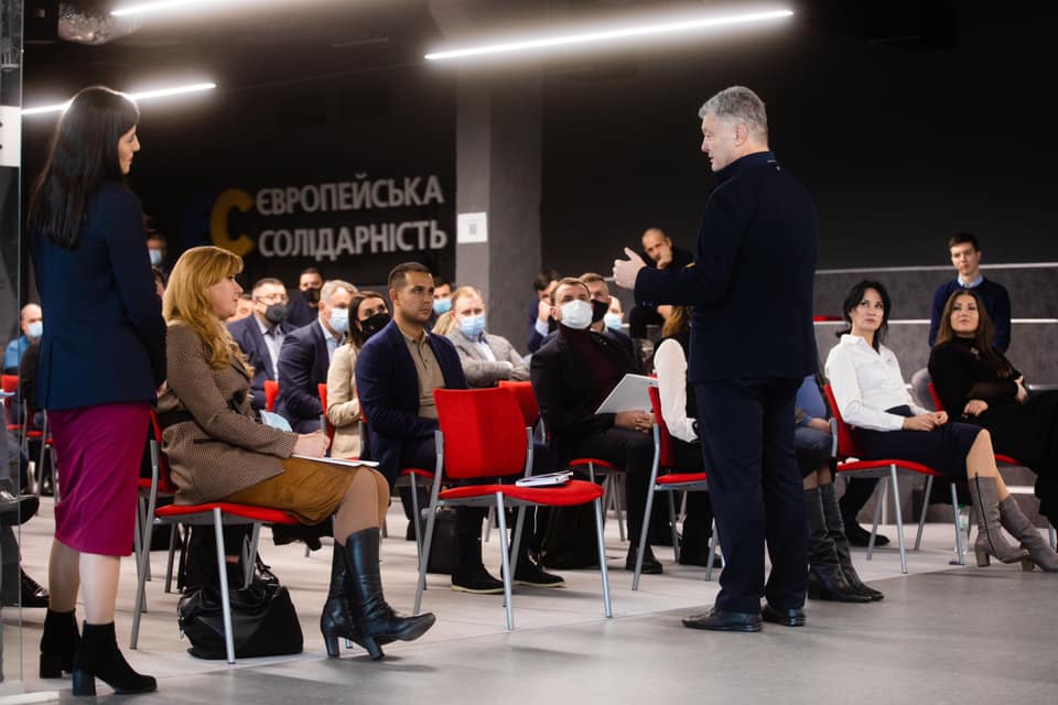 Порошенко схвалив санкції проти Медведчука