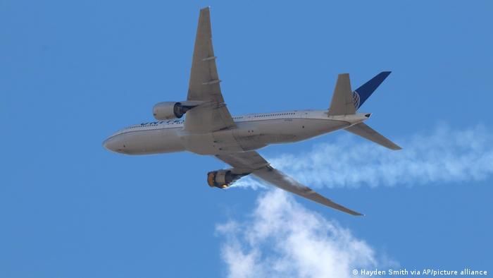 Полум’яний мотор: «Боїнг» рекомендує призупинити польоти деяких літаків 777-ї моделі