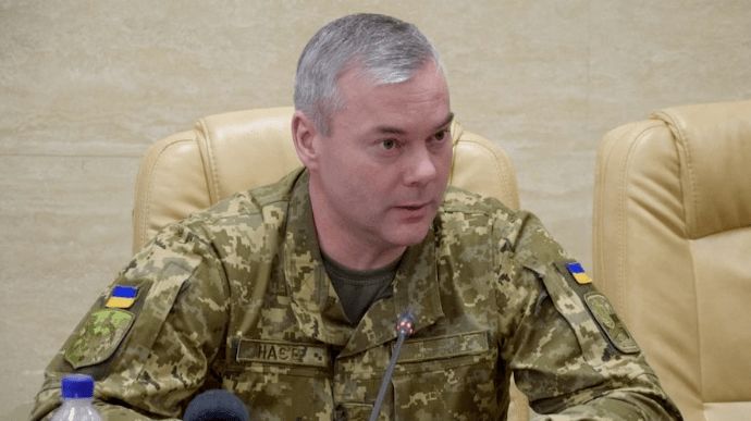 Наєв заявляє про перекидання Росією до Криму більше 30 тисяч військових