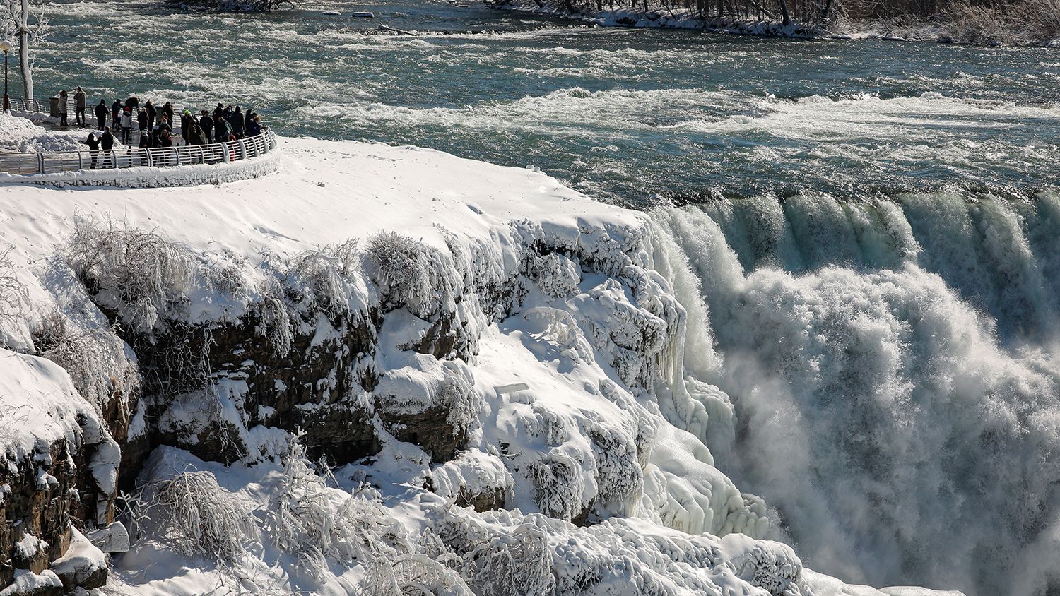 Закований у лід: вперше за три роки замерз Ніагарський водоспад