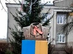 У Підпечерах на Івано-Франківщині вандали відпиляли голову Тарасу Шевченку