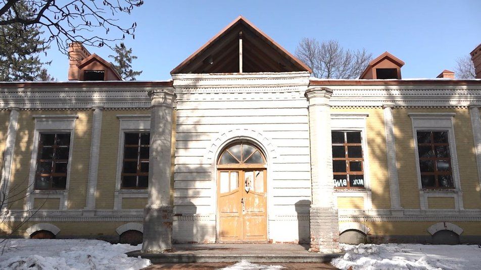 Занепад перлини: у Будищі руйнується маєток, де козачкував малий Тарас Шевченко