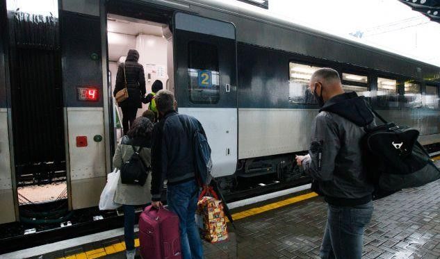 Локдаун у Києві: на потяги не будуть обмежувати висадку і посадку