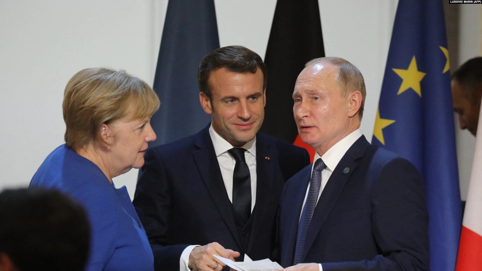 Четвертий зайвий: як Макрон і Меркель обговорили з Путіним Донбас без Зеленського