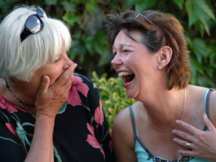 Сміх, свіже повітря і білок: що найкраще допомагає зміцнити імунітет