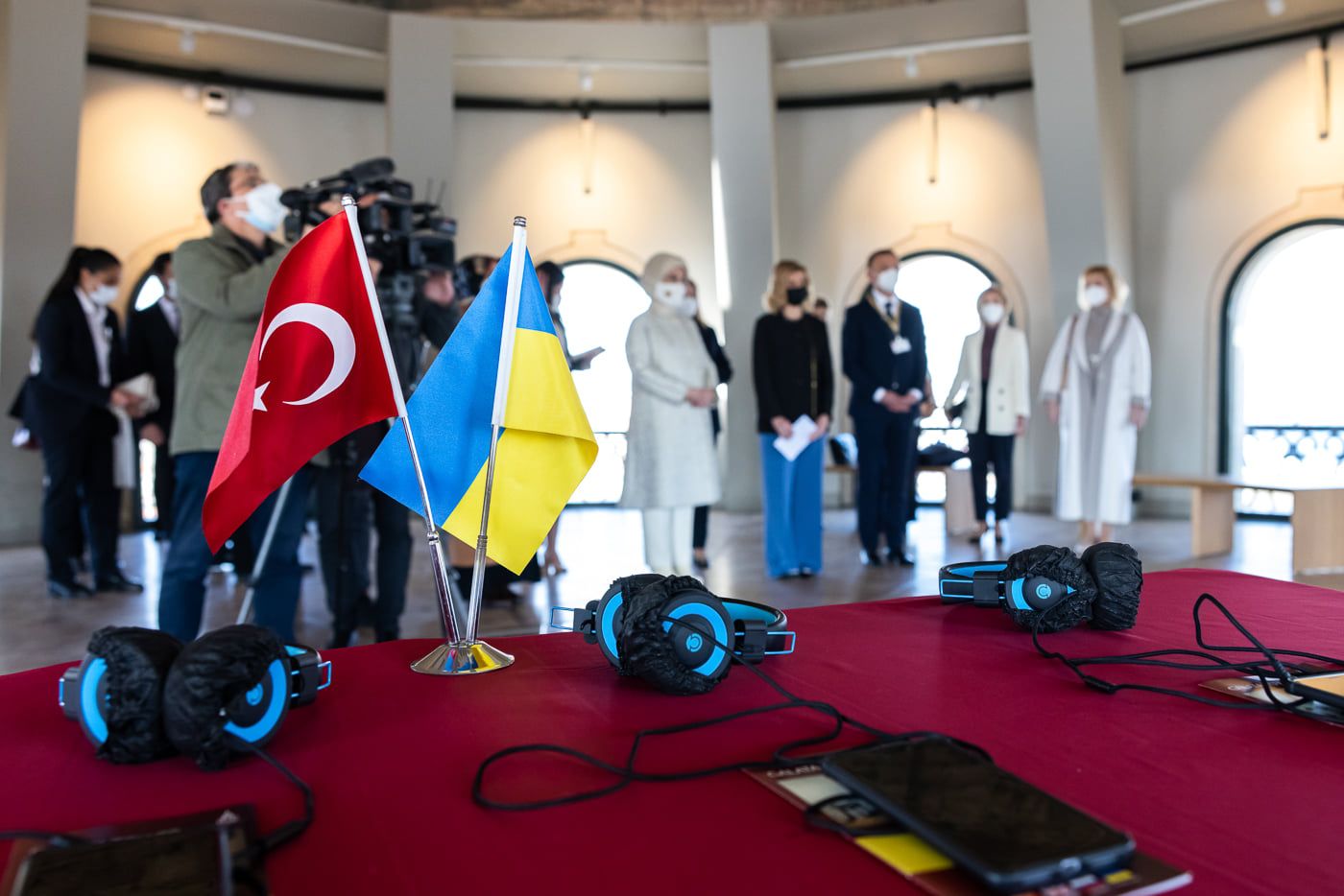 Візит Президента України до Туреччини, на відміну від пляжного відпочинку в Катарі, - вчасний і правильний.