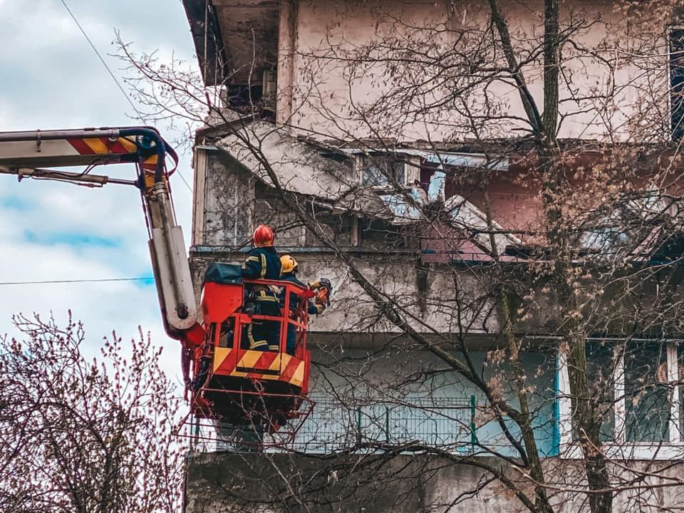 У Шевченківському районі Києва обвалилися балкони у дев'ятиповерхівці
