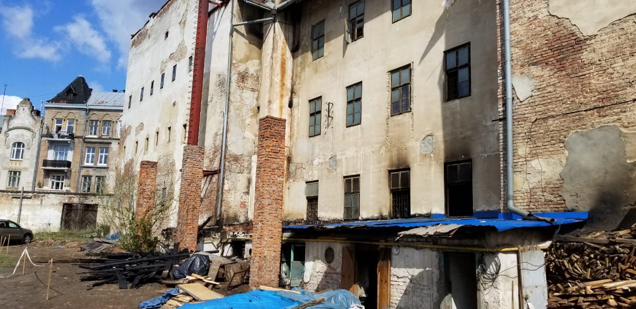 Музей «Тюрма на Лонцького» у Львові зазнав збитків через пожежу, фото
