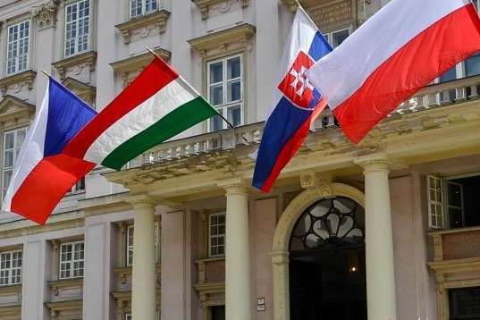Термінове засідання Вишеградської групи через РФ скликає прем’єр Польщі