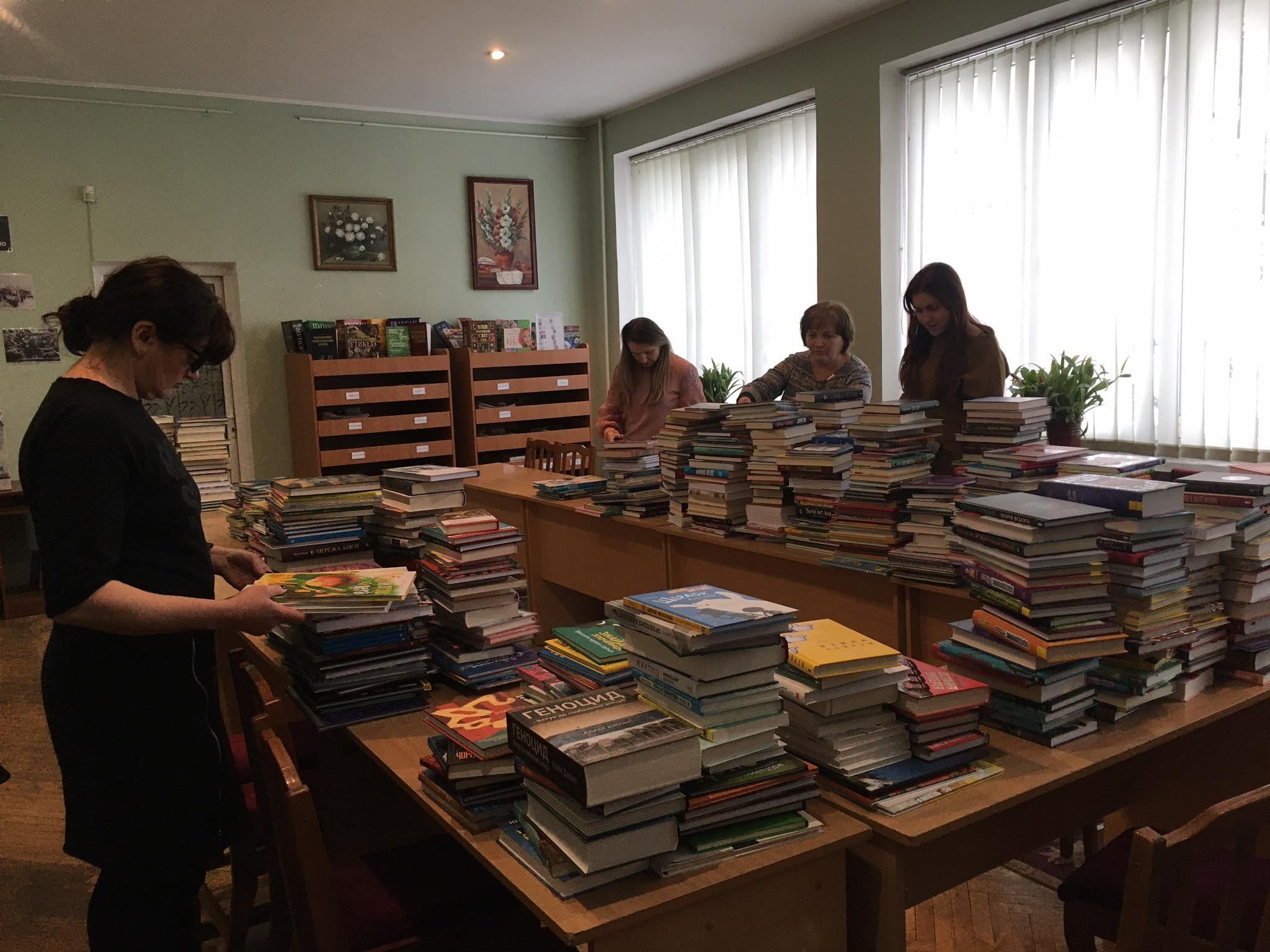 Три місяці протистояння: у Коломиї вдалося вберегти бібліотеку і навіть розширити її приміщення