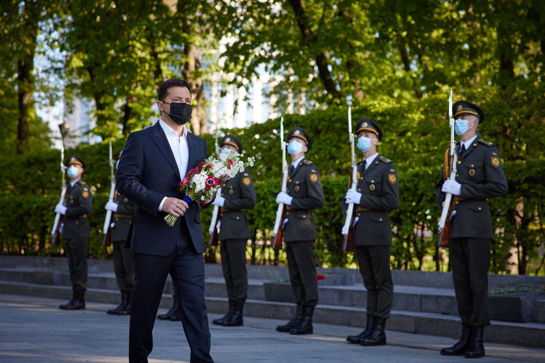 Церемонія вшанування пам’яті загиблих у Другій світовій війні на Площі Слави у Києві.