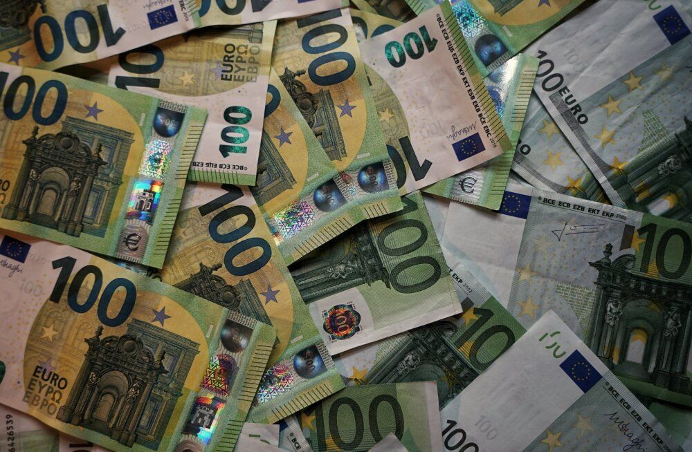 ЄС планує заборонити розрахунки готівкою на суму понад 10 тисяч євро