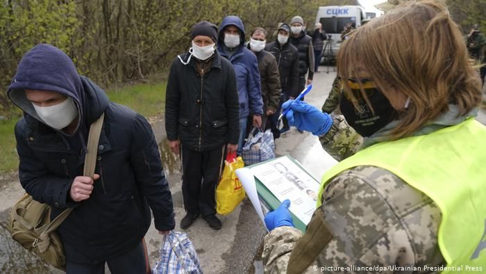 Україна просить повернути через обмін майже сто полонених