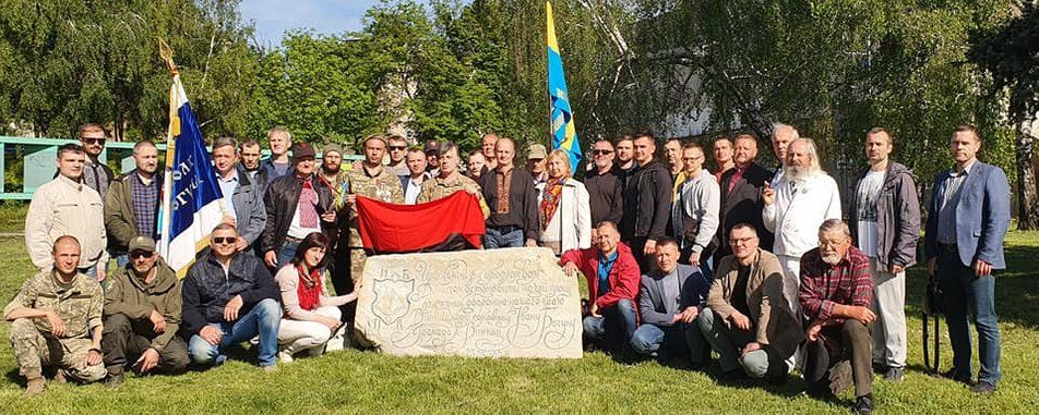 День Героїв: у Вінниці встановили символічний камінь полковнику Івану Богуну