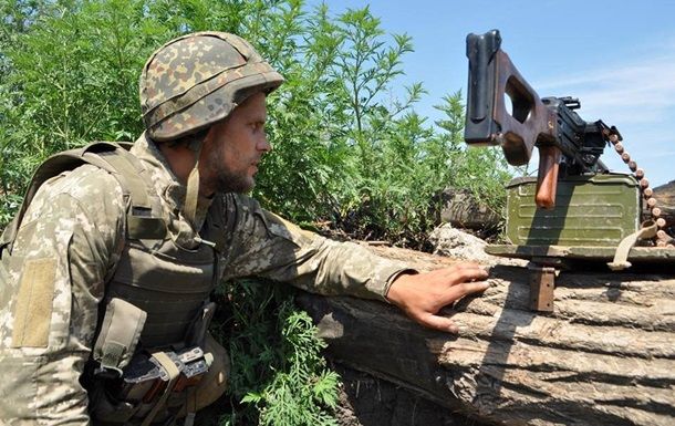 По Донбасу бойовики гатять з гранатометів