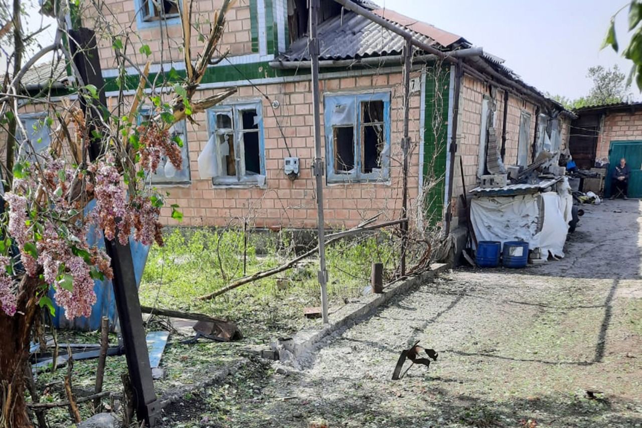 Міни падають на голови: окупанти на Донбасі продовжують обстрілювати мирне населення