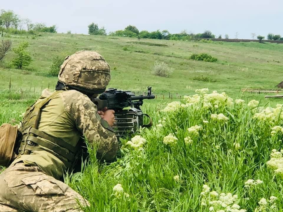 Під Авдіївкою ворожий снайпер поранив захисника України