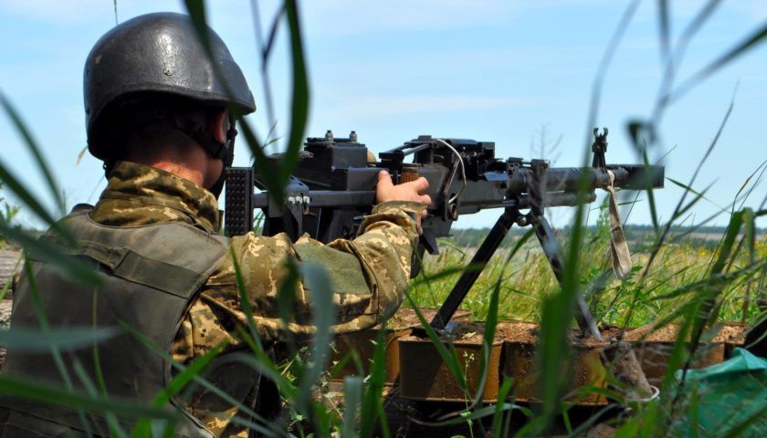 Донбас під віроломним  обстрілом ворогів, один боєць поранений
