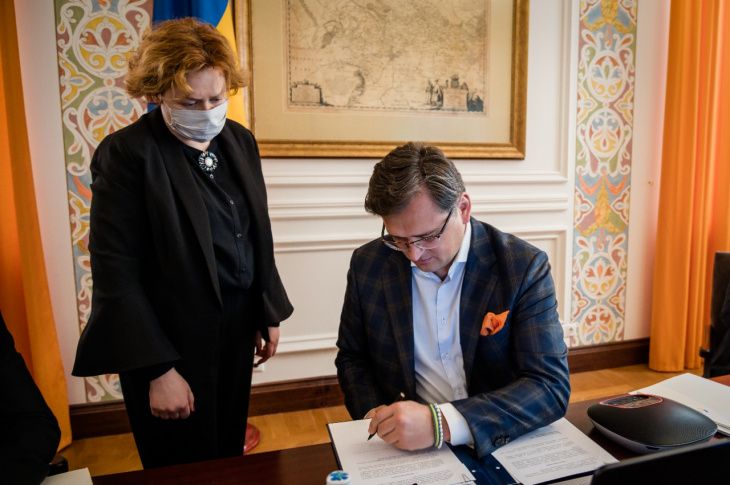 Україна і Таджикистан підписали Програму співпраці МЗС на 2021-2022 роки